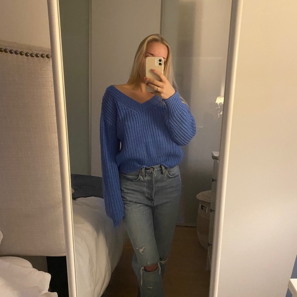 Blue Cable-knit Sweater - Picture 4 of 8